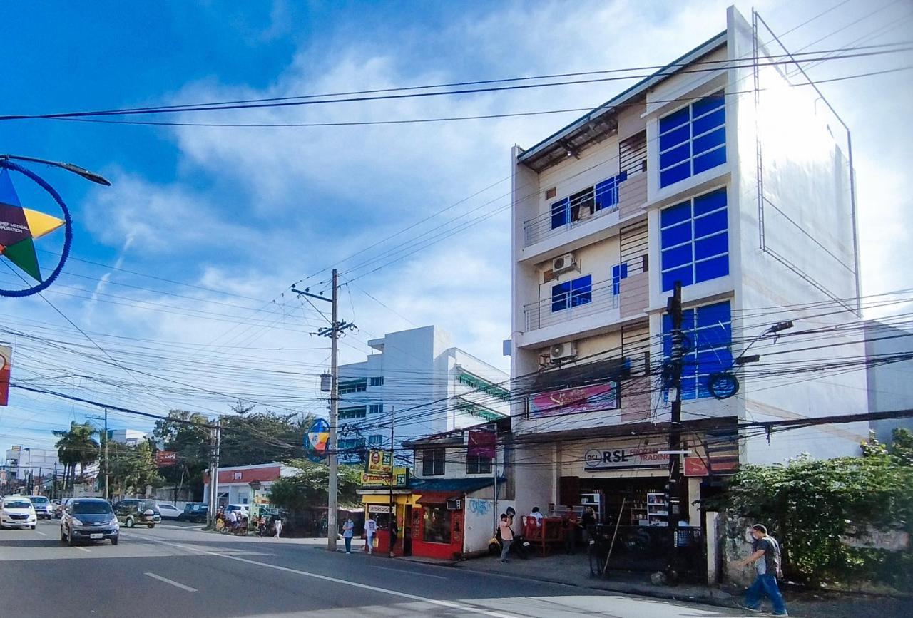 Hotel Reddoorz @ Rsl Transient House Iloilo Esterno foto